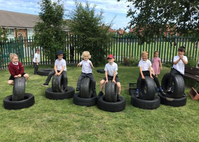 Outdoor tyre activity