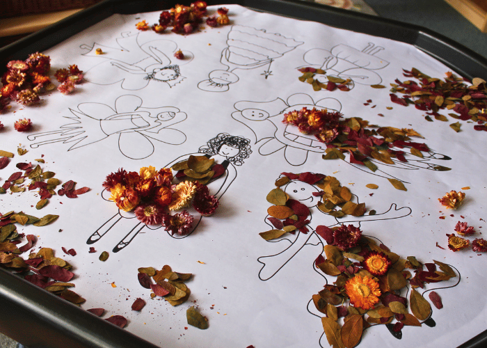 Autumn tuff tray with natural materials