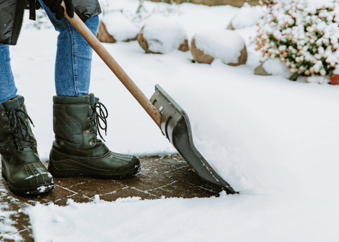 Clearing snow